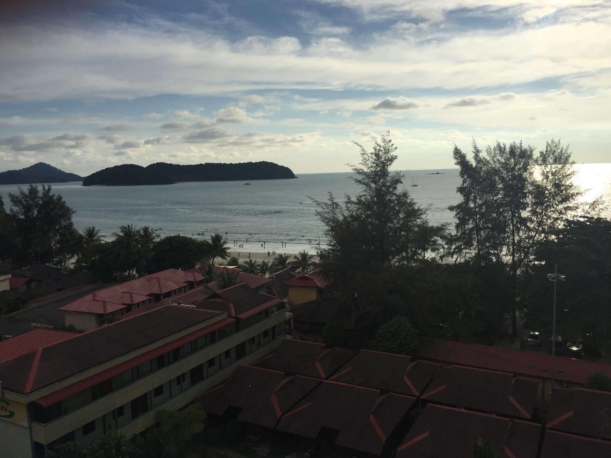 Langgura Baron Resort Pantai Cenang  Exterior foto